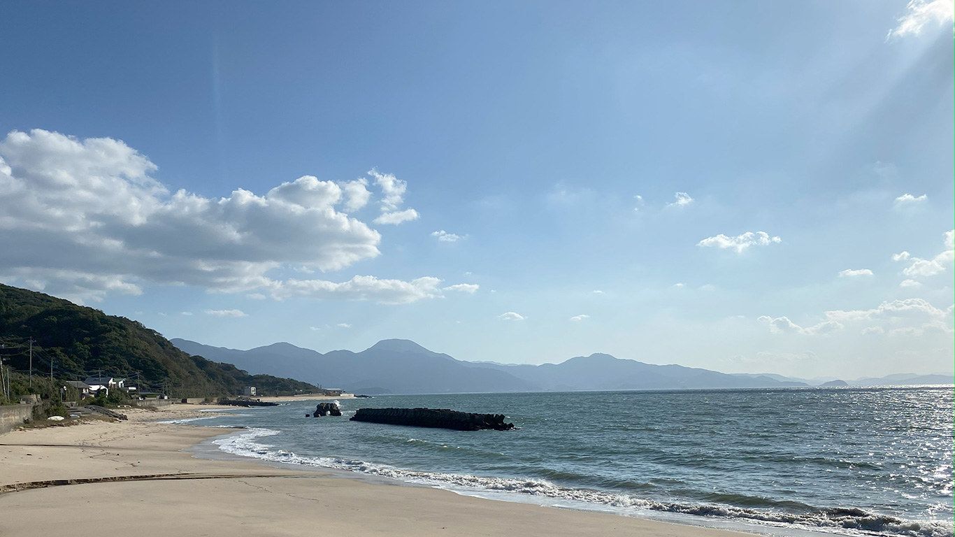 白い鳥居と夫婦岩 - 02